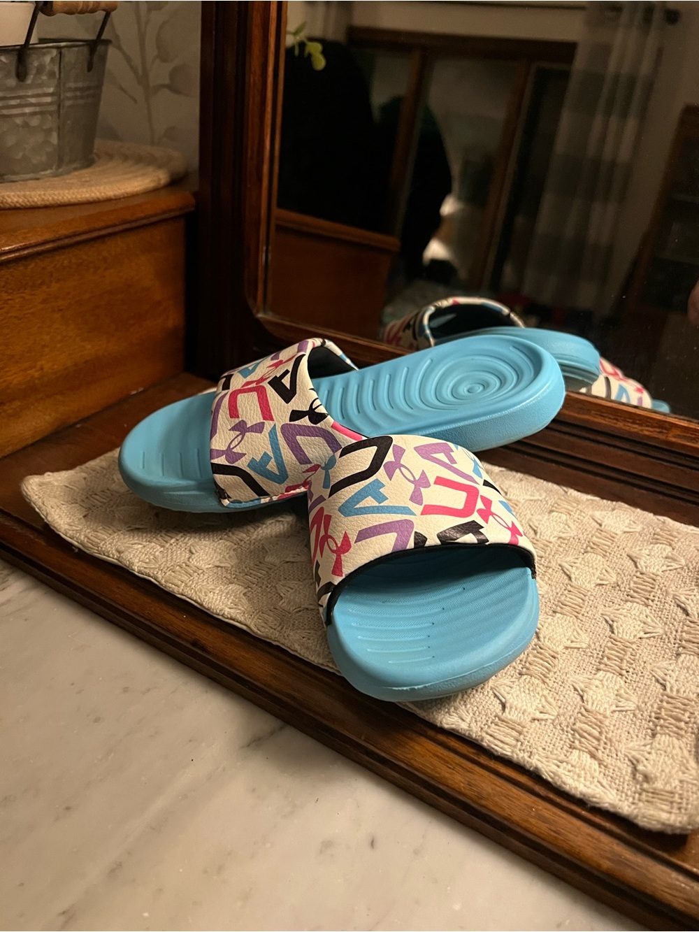 UNDER ARMOUR Classic Ansa Casual Graphic Slides Sandals Blue White Girls Size 2Y